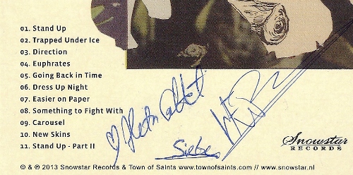 achterkant met handtekening van het hoesje van de debuut-cd van Town of Saints